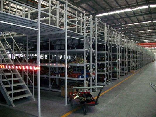 comprar Sistema de Mezanino para Armazém | Maximize a Capacidade de Armazenamento Utilizando Espaço Vertical Não Utilizado Fabricação em linha